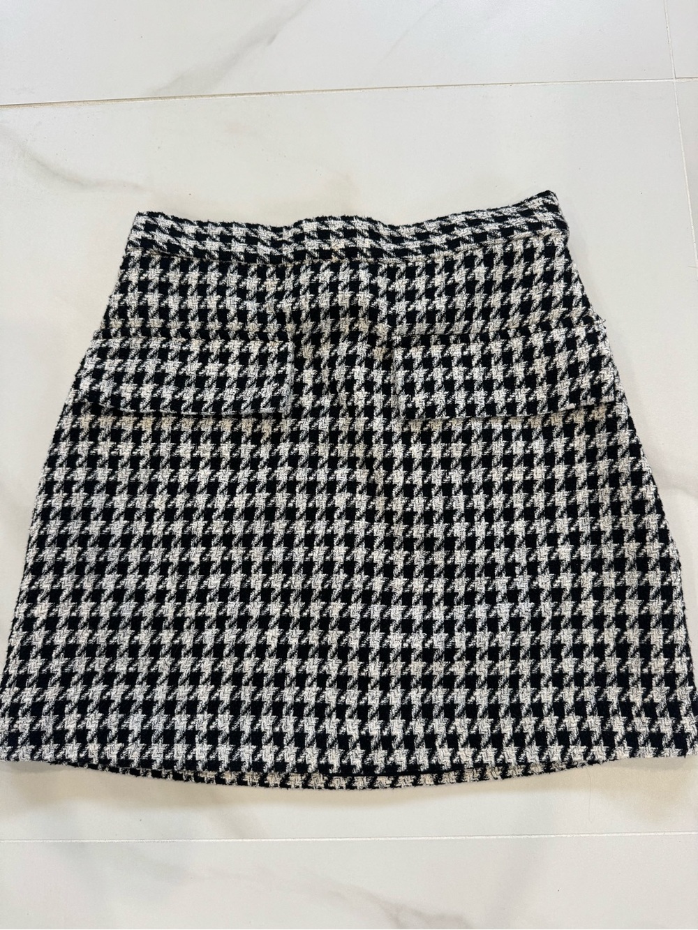 H&M Black & White Houndstooth Mini Skirt